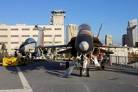 [051110-0947] F-14 Tomcat und FA-18 Hornet