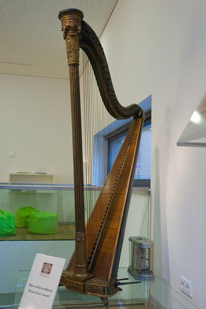 20070221-010  Historische Instrumente im Bachhaus Eisenach