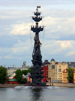 [060730-359] Denkmal Peter des Großen auf der Moskwa