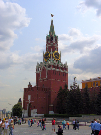 [060730-339] Turm der Kreml-Mauer