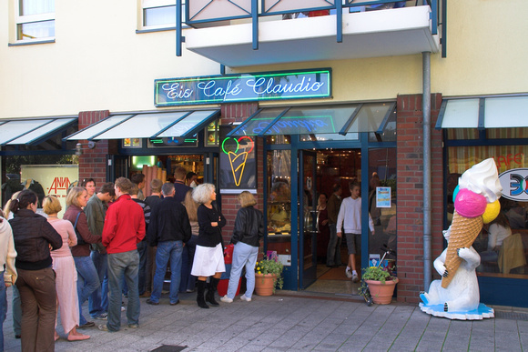 [061015-1848] Ratingen-Hösel Eis-Cafe Claudio